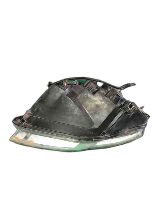 Ótica / Farol Direito AUDI A4 B7 8E0941004AJ (OEM)
