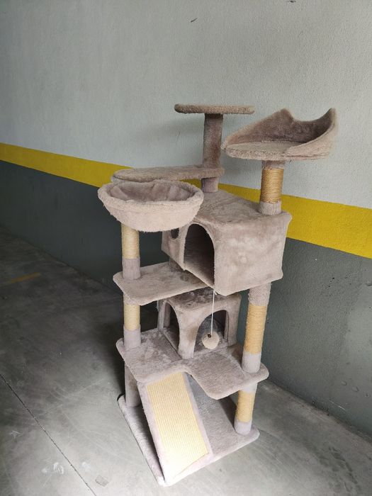 Arranhador gatinhos altura 1.35