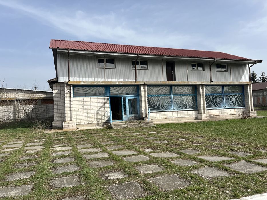 Продам приміщення 690 м2, з ділянкою 48сот, 15 км від Бердичева
