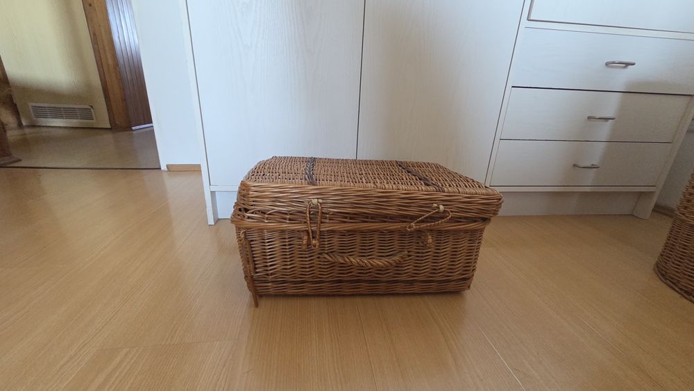 Wiklinowa walizka, kuferek