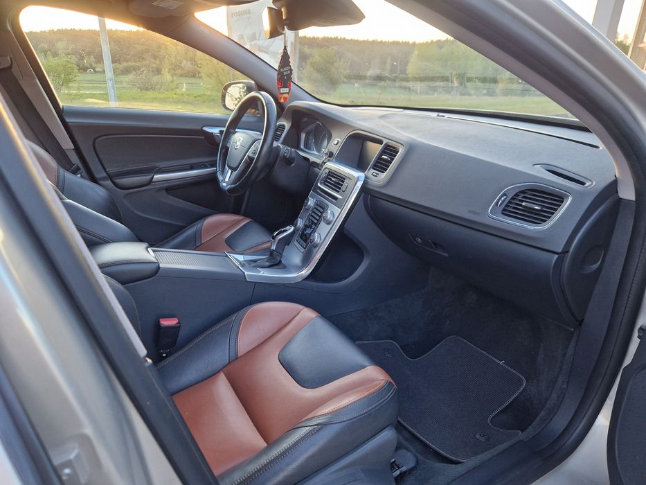 Volvo v60 cross country