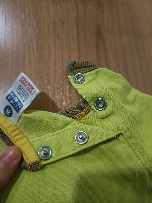 2 T-shirts (Decathlon e Zara) - 12/18 meses