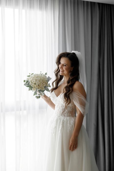 Весільне плаття зі шлейфом WOW SOFIE