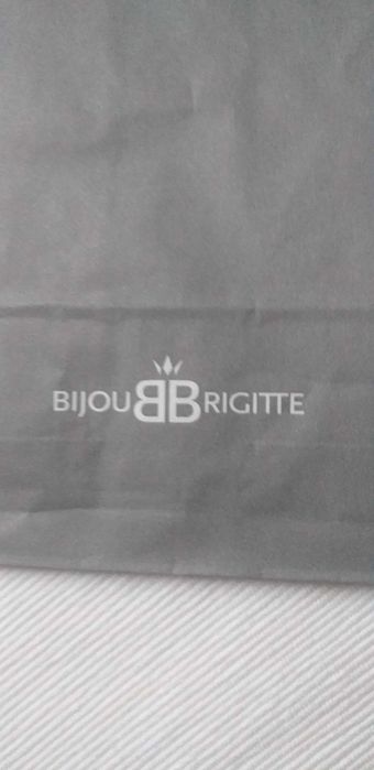 Czarna obróżka na szyję marki Bijon Brigitte (Germany)