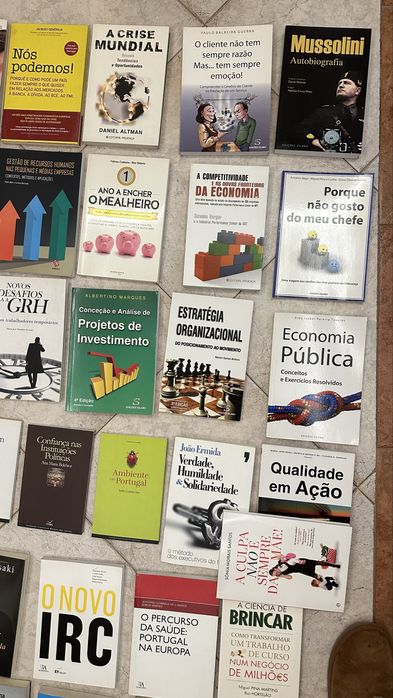 Lote de livros - futebol, saúde, economia, finanças, liderança…