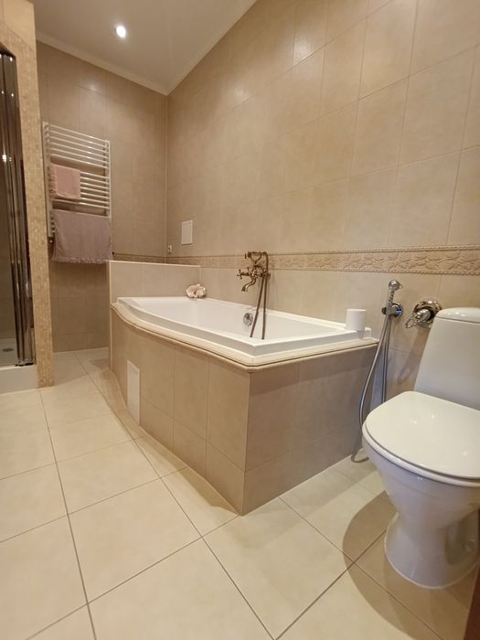 Продаж елітної 3к.кв. в Центрі міста