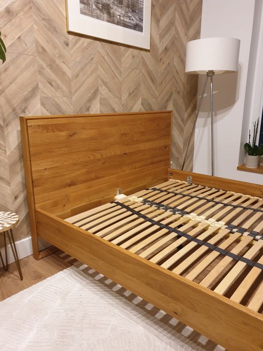 Łóżko dębowe firmy Zych Meble model Adria ze stelażem materac 140cmx20