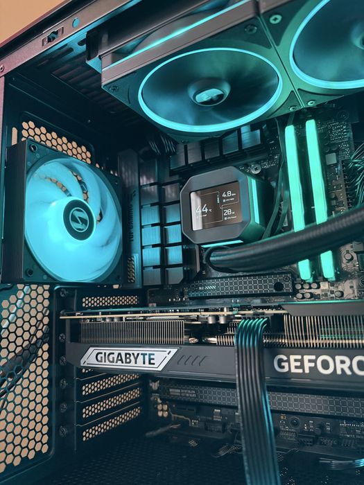 Komputer do gier AMD Ryzen 7 7800X3D Nvidia RTX 5070 Ti 32GB DDR5 1TB NVMe Windows Nowy Gwarancja FV