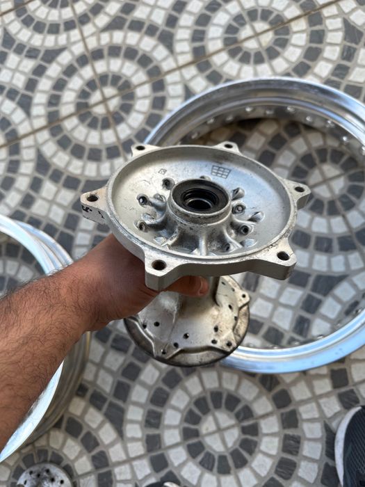 Aros e cubos dtr supermoto
