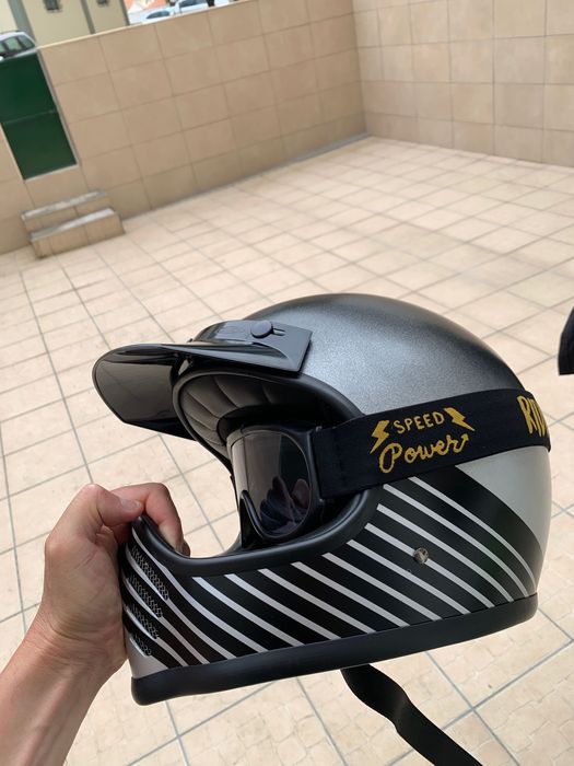 Capacete DMD retro, apenas usado duas vezes