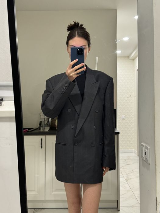 Піджак оверсайз з чоловічого плеча