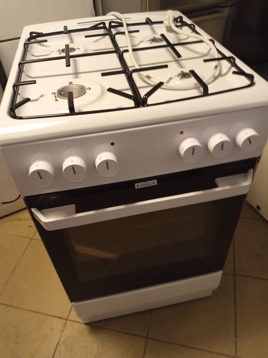 Kuchnia gazowo-elektryczna Amica. Outlet. Różne kuchenki.