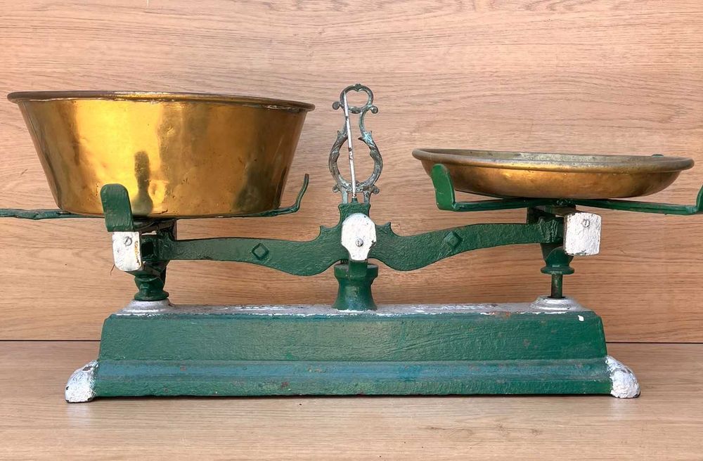 Balança de mesa antiga