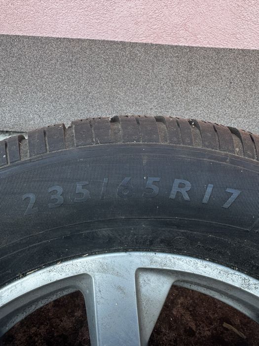 Felgi Audi z oponami 17 cali 235/65