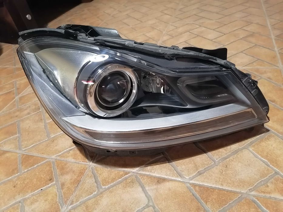 Farol Mercedes classe C w204 ótica óptica xénon ILS