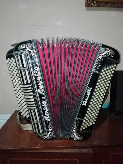 Acordeão Ranco & Revello Vercelli – 87 botões / 120 baixos – Raríssimo