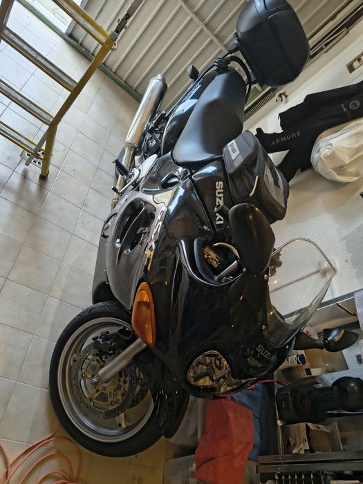 Vendo moto Suzuki GSX 750 F