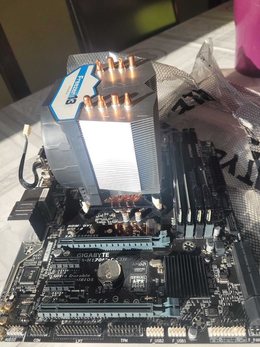 PC Gaming Intel i7 + GeForce-RTX-2060-GAMING-Z - Sem Fonte de Aliment.