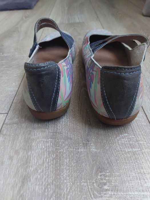 Жіноче шкіряне взуття, 25 см.