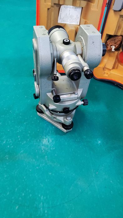 Teodolito Sokkisha TM 20C