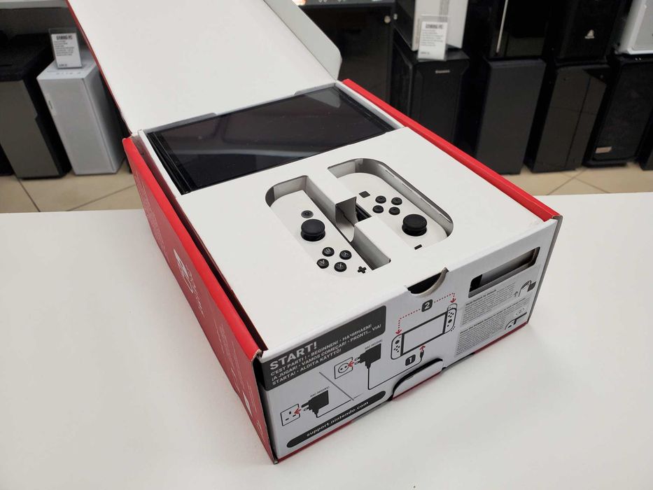 Konsola Nintendo Oled + Etui