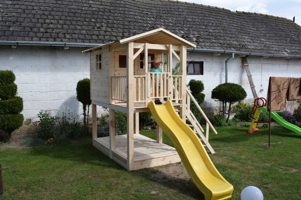 Domek dla dzieci.Plac zabaw.Zjeżdżalnia.Piaskownica.Domek ogrodowy