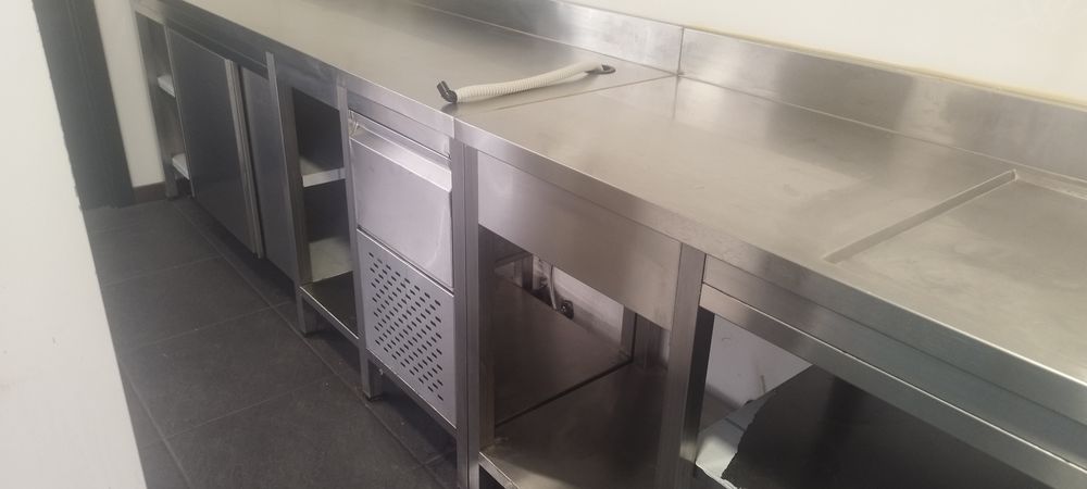 Bancada em inox com lavatorio