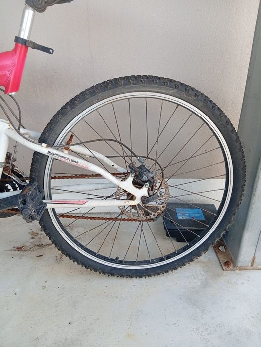 Bike antiga quem queira dar uma niva vida a ela