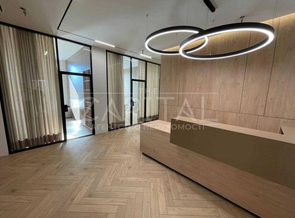 Продаж офісу, вул. Антоновича, ЖК Chicago Central House, є світло