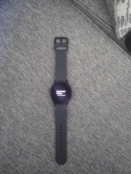Смарт-годинник Samsung Galaxy Watch 2024 Model FE (40mm) LTE + GPS (R866U) Новий, Ідеальний стан, гарний GPS як у гарміна