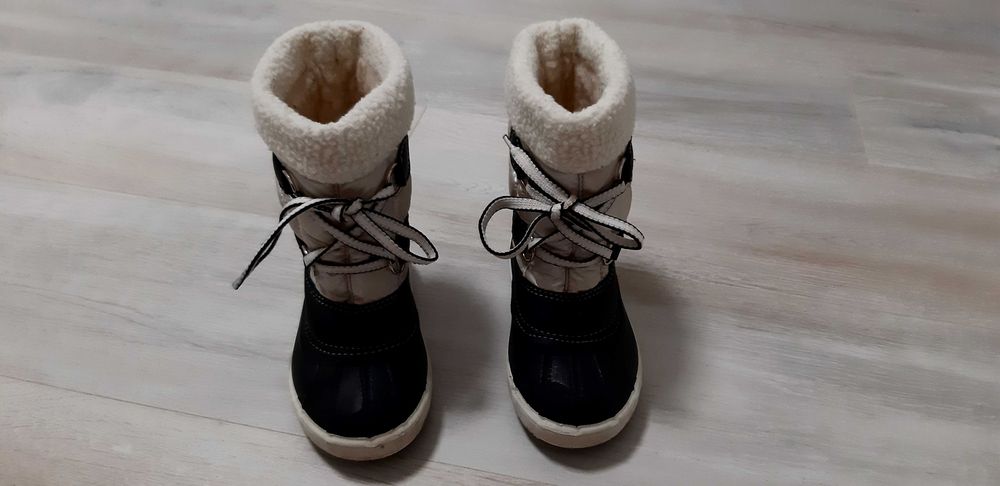 Продам детские сапожки