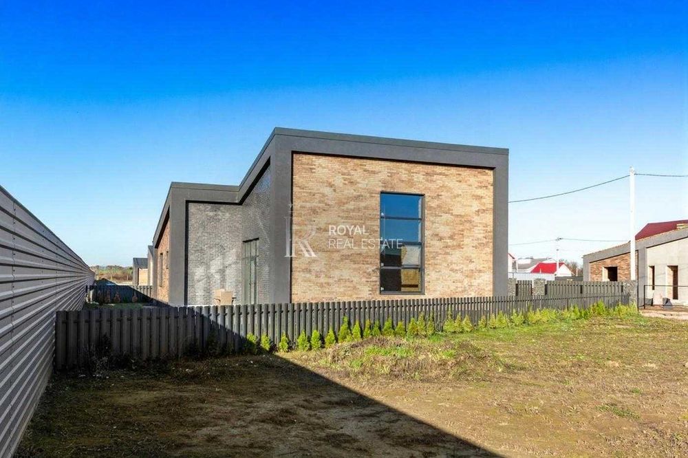 Продаж Будинок КМ COUNTRY VILLA Мала Олександрівка 130 м² 4 кімнати 5,01 сотки Закрита територія Високі стелі Паркінг