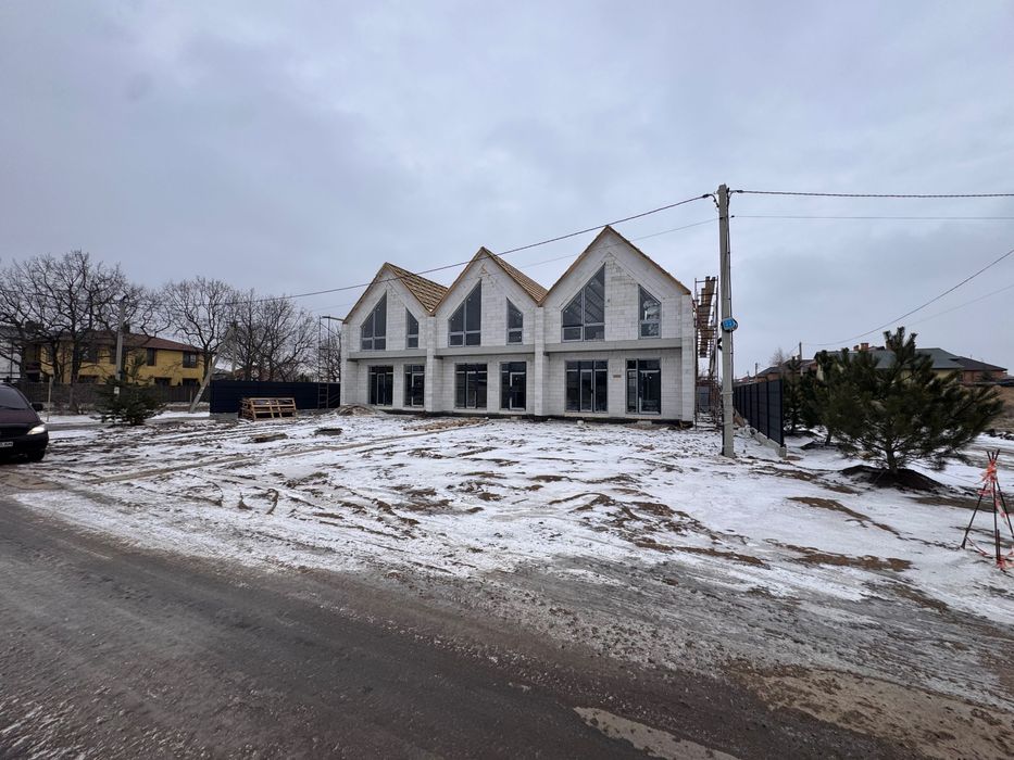 Продаж Таунхаусів в Лісках