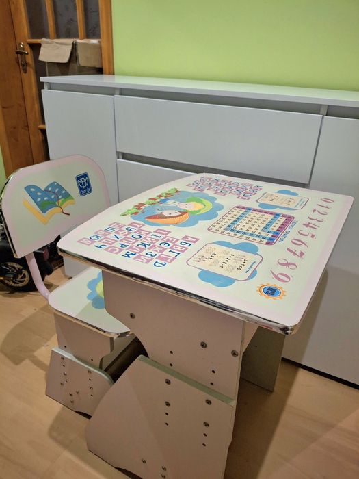 Зростаюча парта і стілець