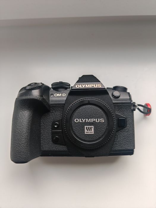 Aparat fotograficzny bezlusterkowy Olympus OM-D E-M1 Mark II 2