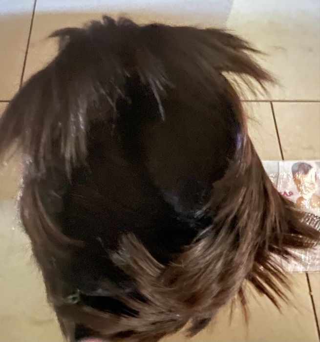 Peruka krotka unisex ciemnobrazowa syntetyczna