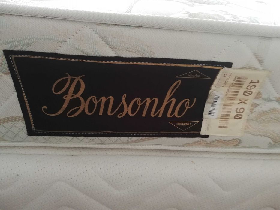 Estrados forrados com colchão (opção par c/ topper)