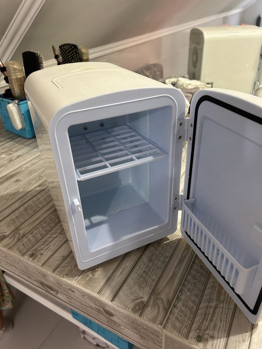 Міні-холодильник для косметики b.fridge 4 л, білий