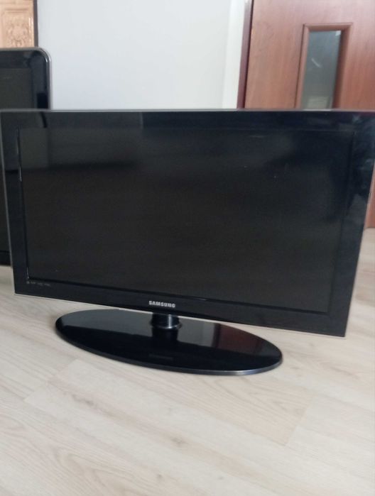 Telewizor LCD z pilotem