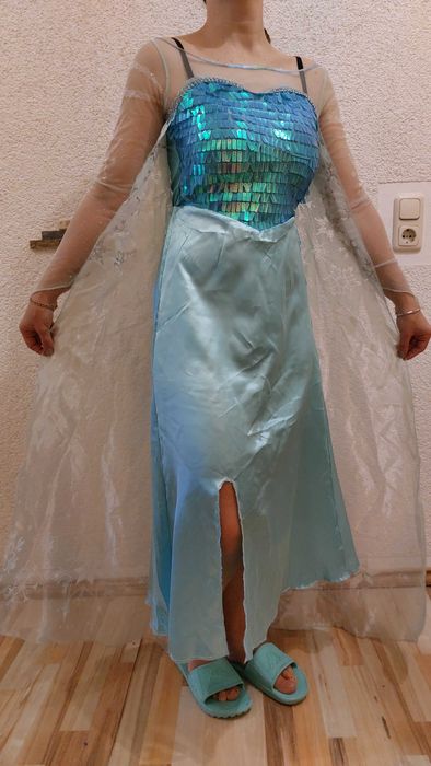 Продам костюм Эльзы с холодного сердца для Аниматоров