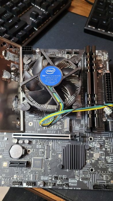 Msi b560 pro-e i3 10100f 16gb озу