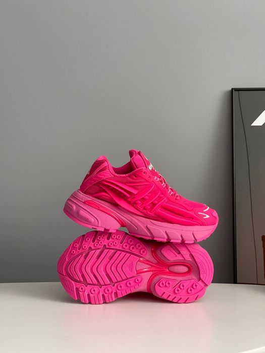 Жіночі кросівки Adidas Adistar Jellyfish x Pharrell Williams Pink