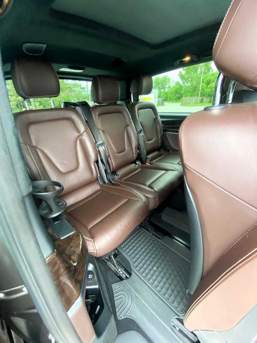 TAXI DLA BIZNESU 6 Pasażerów + kierowca
 MERCEDES-BENZ KLASA V Premium