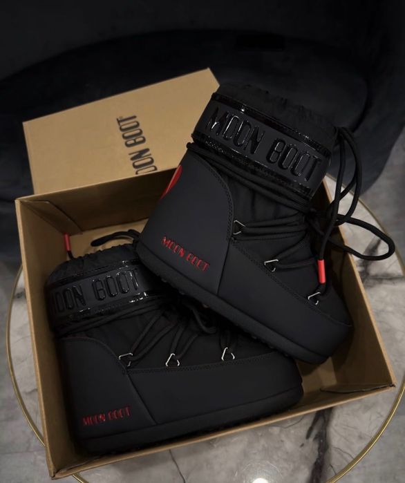 Кроссовки Moon Boot