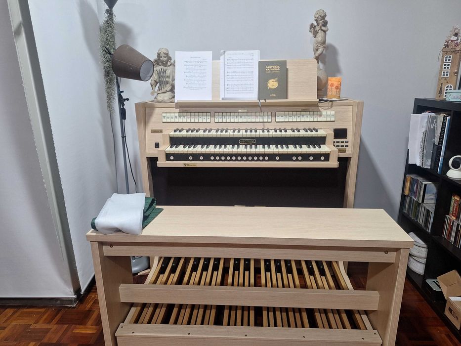 Órgão clássico/Litúrgico novo