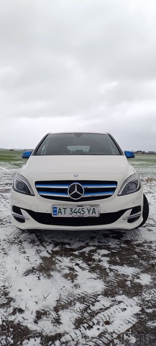Mercedes-Benz B250e