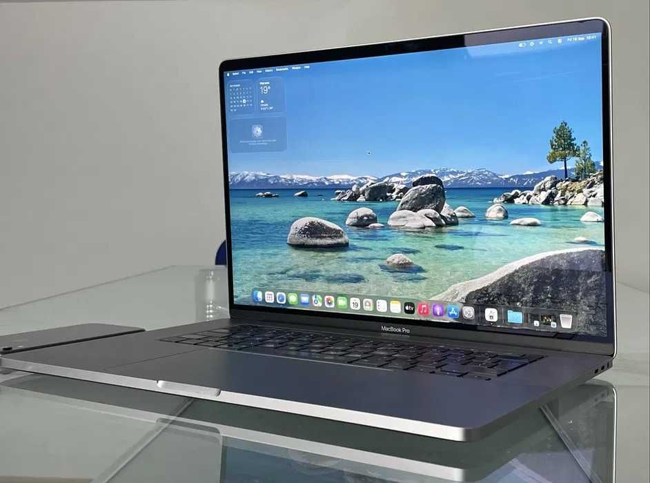 Apple MacBook Pro 16” MacOS Tahoe 16GB 512GB SSD Touch Bar/ID Grafika Radeon 4GB