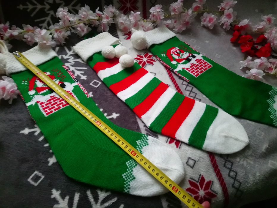 Skarpetki świąteczne dekoracyjne na cukierki, prezenty pod kominek