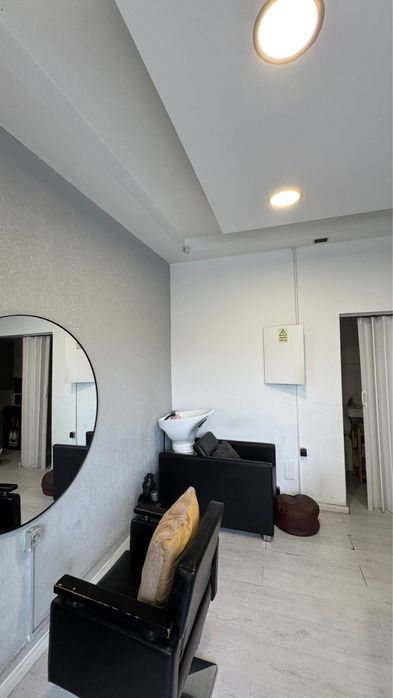 Salão de Cabeleireiro para Arrendar – Pronto a Trabalhar