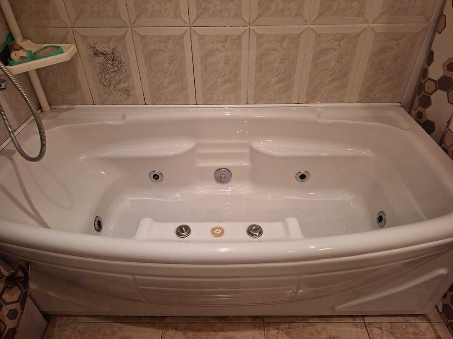 Ванна гидромассажная (Джакузи)